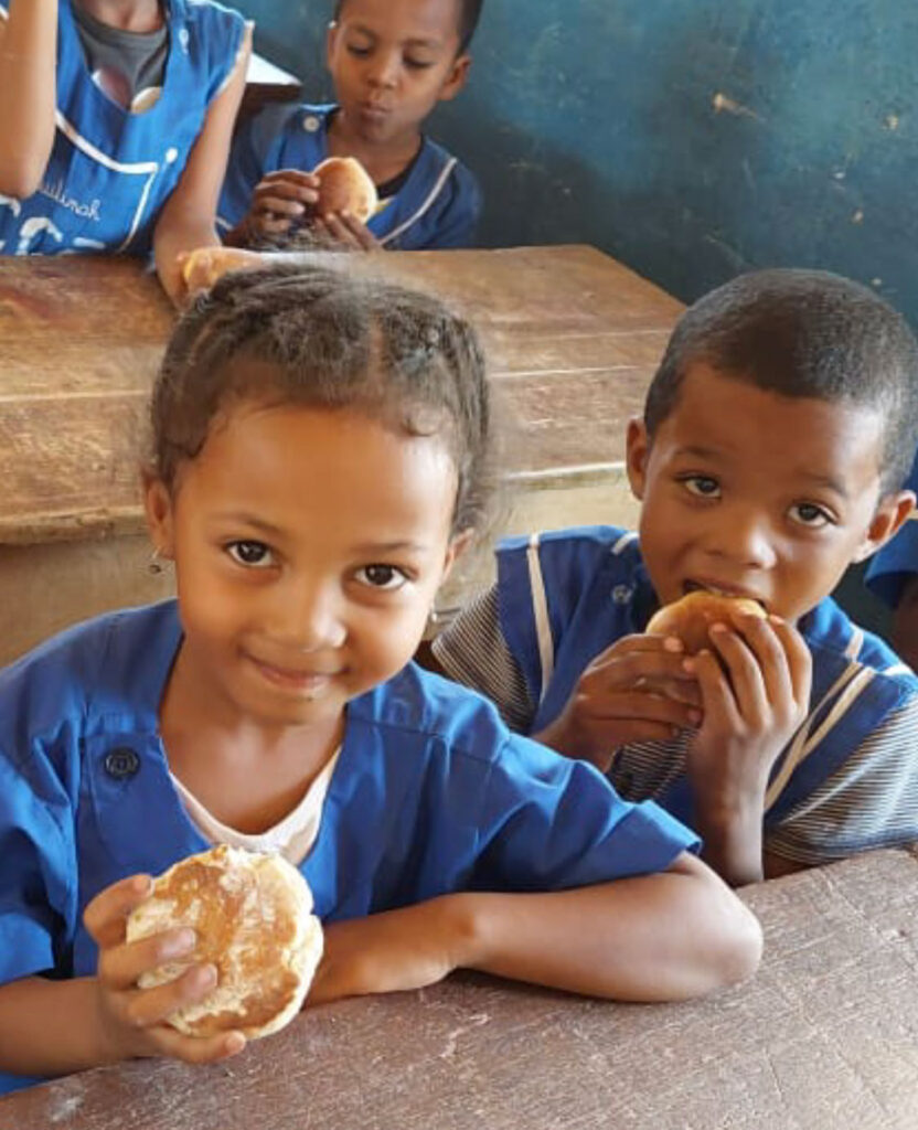 Read more about the article Bułka dla dziecka na Madagaskarze